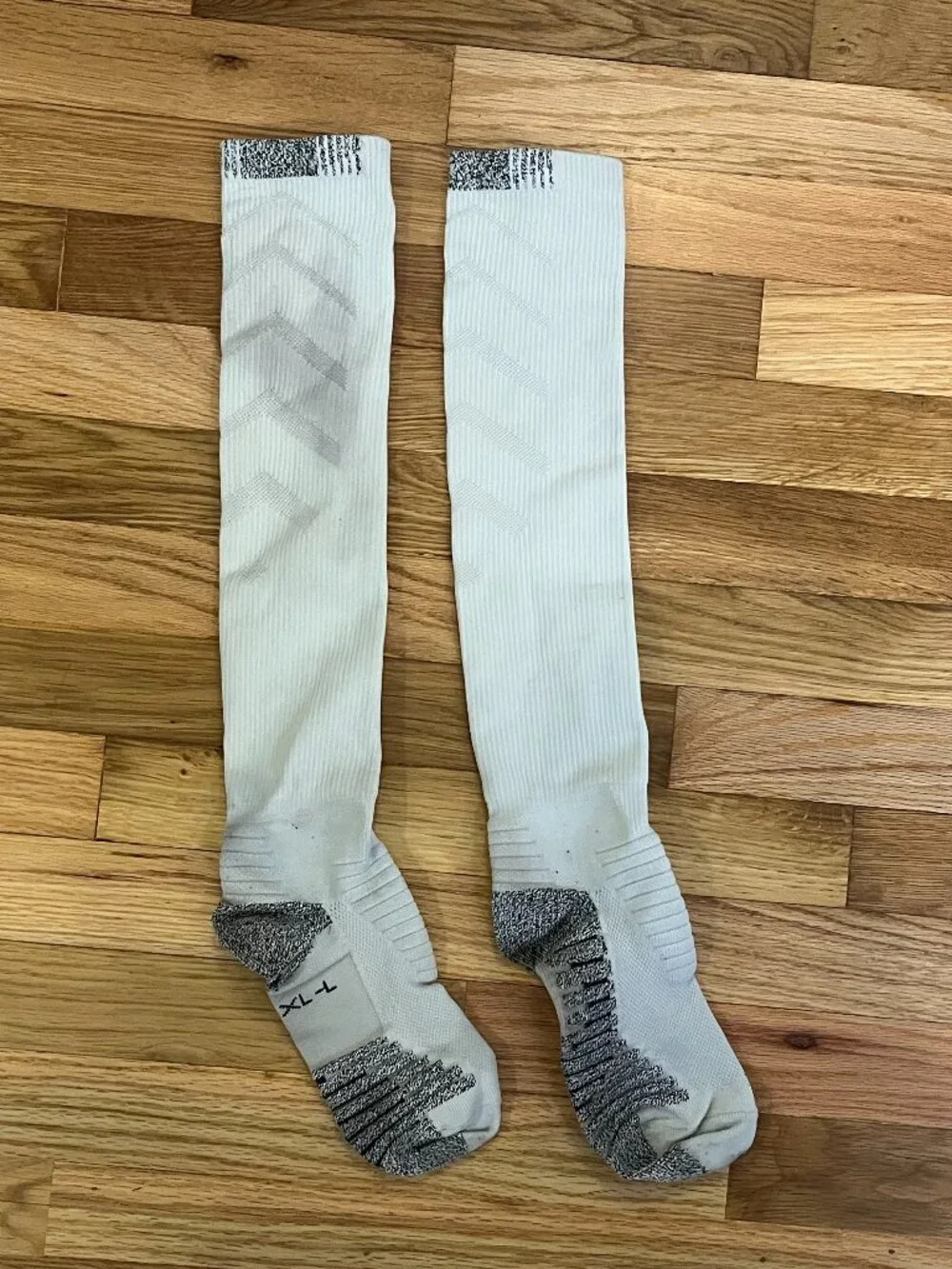 Men's XL Used Jordan Nike Grip Long Basketball Socks White Dri Fit